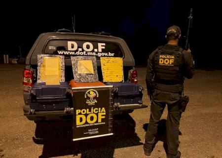 Dupla é presa pelo DOF transportando pasta base de cocaína em ônibus